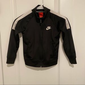 Nike | Boys size 5 lightweight Jacket